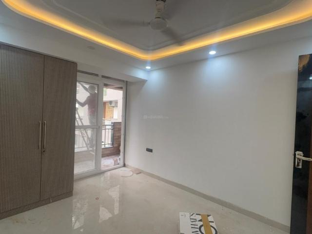 5 BHK Apartment in Sector 18 Dwarka for resale New Delhi. The reference number is 20675370