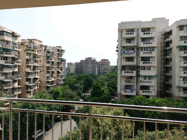 5 BHK Apartment in Sector 18 Dwarka for resale New Delhi. The reference number is 20976243