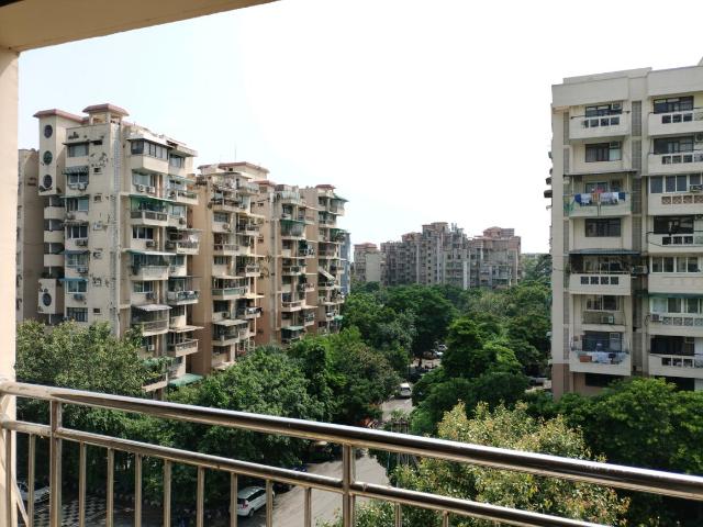5 BHK Apartment in Sector 18 Dwarka for resale New Delhi. The reference number is 20976315