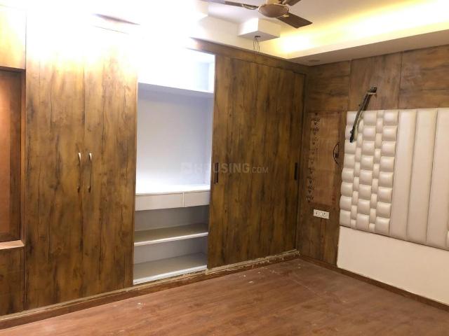 5 BHK Apartment in Sector 2 Dwarka for resale New Delhi. The reference number is 19689970