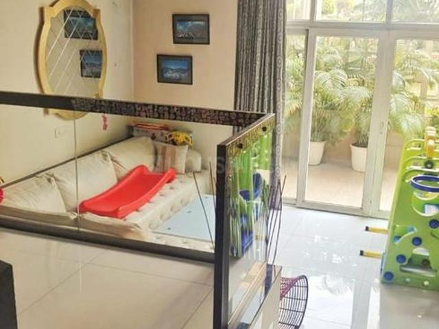 5 BHK Apartment in Sector 31 for resale Gurgaon. The reference number is 19045163