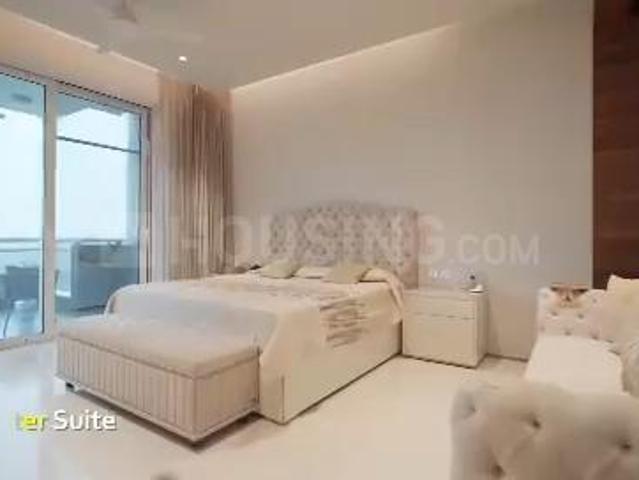 5 BHK Apartment in Sector 42 for rent Gurgaon. The reference number is 19952065