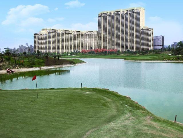 5 BHK Apartment in Sector 42 for resale Golf Course Road. The reference number is 17007999