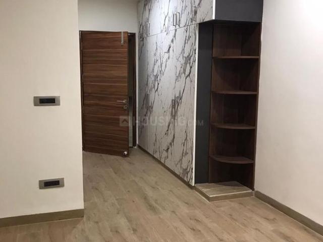 5 BHK Apartment in Sector 67 for rent Gurgaon. The reference number is 20074908