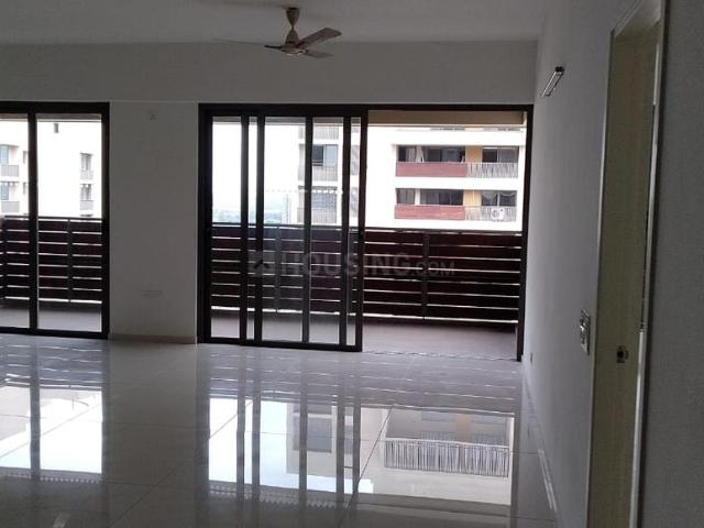 5 BHK Apartment in Shela for rent Ahmedabad. The reference number is 10555279
