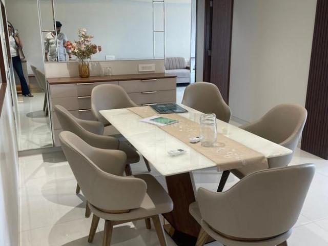 5 BHK Apartment in Parel for resale Mumbai. The reference number is 20656467