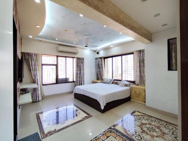 5 BHK Apartment in Parel for resale Mumbai. The reference number is 20104792