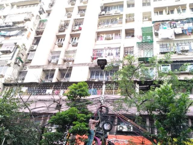 5 BHK Apartment in Park Street Area for resale Kolkata. The reference number is 18912994