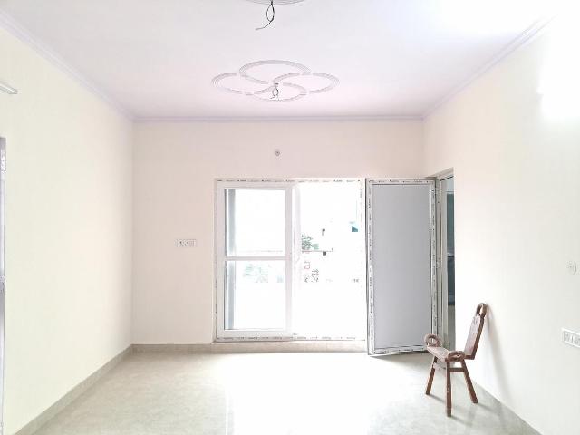 5 BHK Apartment in Paschim Vihar for resale New Delhi. The reference number is 19282827