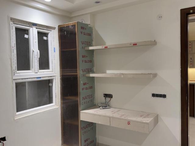 5 BHK Apartment in Rajendra Nagar for resale Ghaziabad. The reference number is 20359552