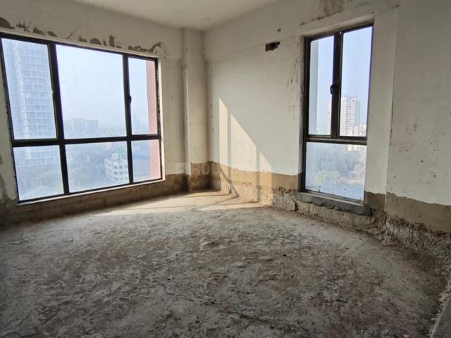 5 BHK Apartment in Tangra for resale Kolkata. The reference number is 19940426
