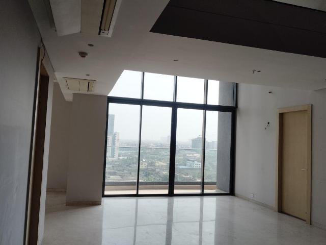 5 BHK Apartment in Tangra for resale Kolkata. The reference number is 19973713