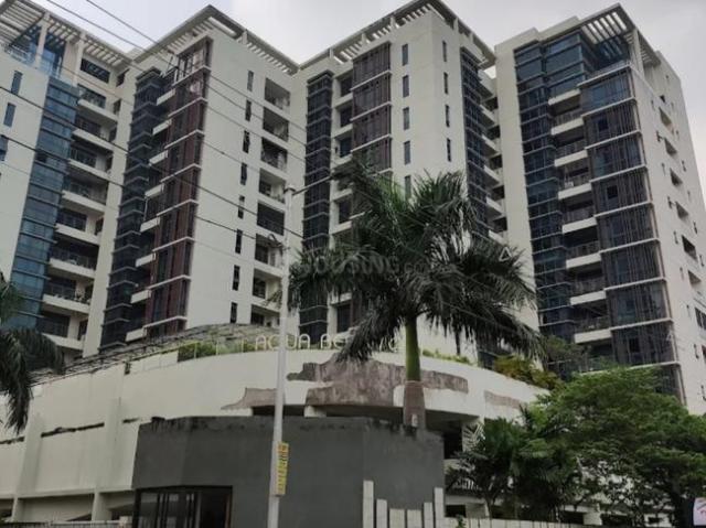 5 BHK Apartment in Tangra for resale Kolkata. The reference number is 20527530