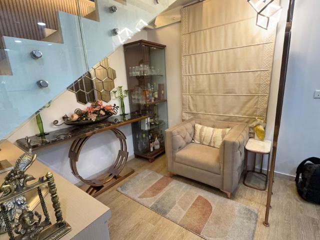 5 BHK Apartment in Thane West for resale Thane. The reference number is 20716571