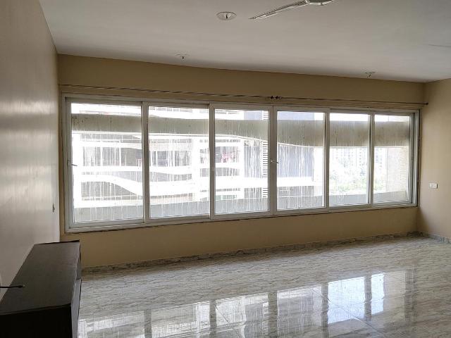 5 BHK Apartment in Vaishno Devi Circle for rent Ahmedabad. The reference number is 19041829