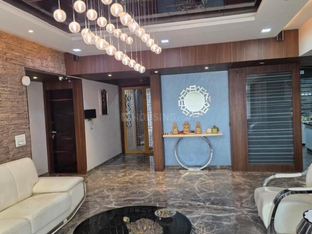 5 BHK Apartment in Vaishno Devi Circle for rent Ahmedabad. The reference number is 20951740
