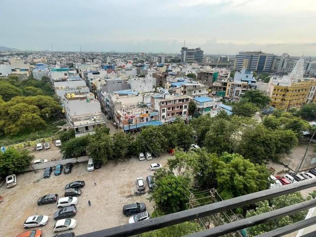 5 BHK Apartment in Vijay Nagar for resale AB Road. The reference number is 17793522
