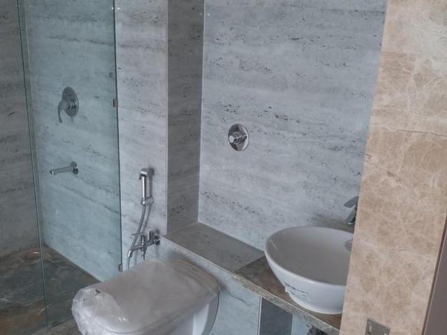 5 BHK Apartment in Vile Parle East for resale Mumbai. The reference number is 9278520