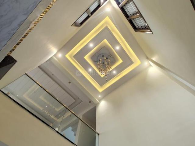 5 BHK Duplex in Agrahara Layout for resale Bangalore. The reference number is 16870756
