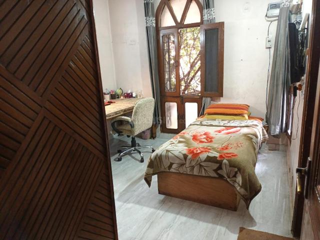 5 BHK Duplex in Ashok Vihar for resale New Delhi. The reference number is 19859059