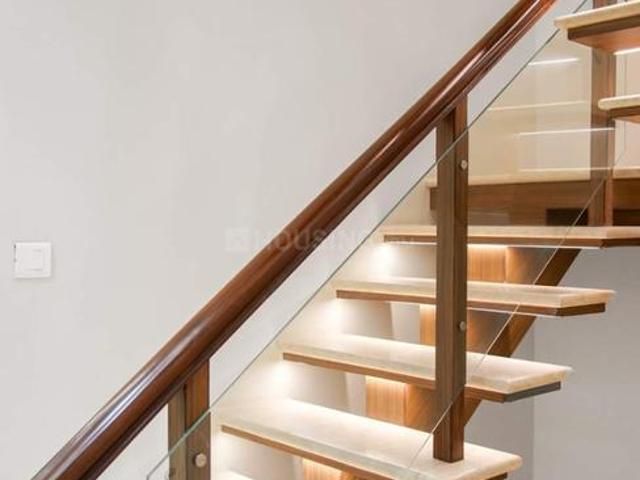 5 BHK Duplex in Geetanjali Enclave for resale South Delhi. The reference number is 17807725