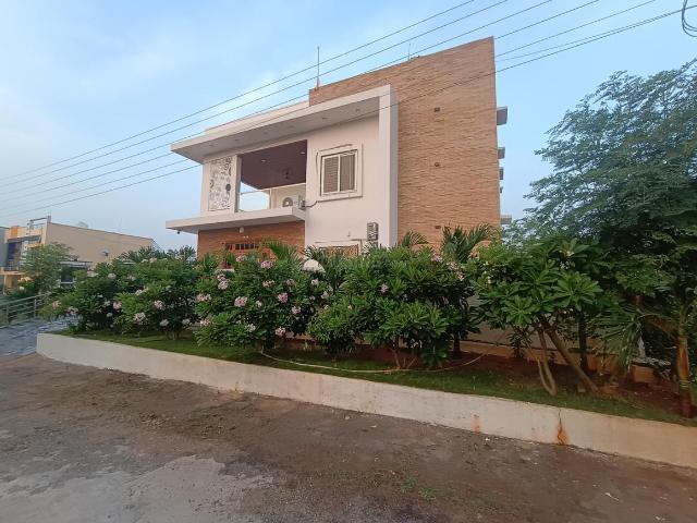 5 BHK Duplex in Kompally for resale North Hyderabad. The reference number is 17595511