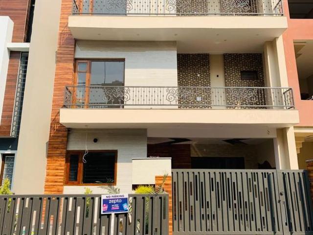 5 BHK Duplex in Kharar for resale Mohali. The reference number is 17546028