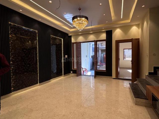 5 BHK Duplex in Krishna Nagar for resale Dehradun. The reference number is 19812214