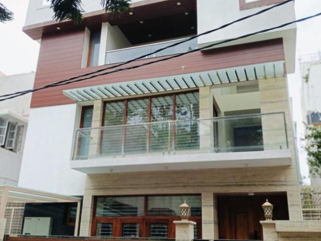 5 BHK Duplex in JP Nagar for resale Bengaluru. The reference number is 20376000