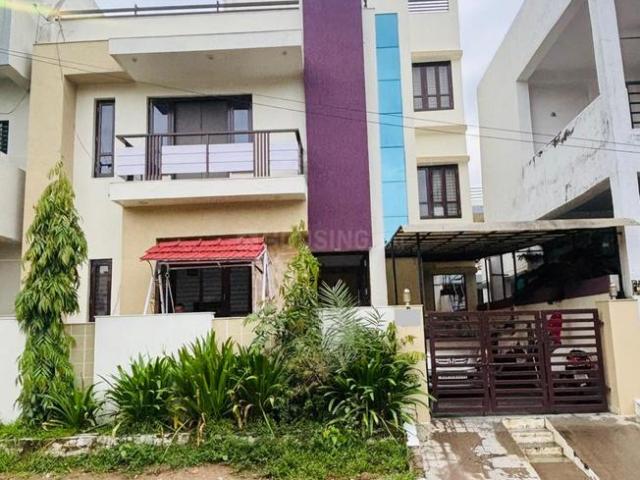 5 BHK Duplex in Sabarmati for resale North West. The reference number is 17776204