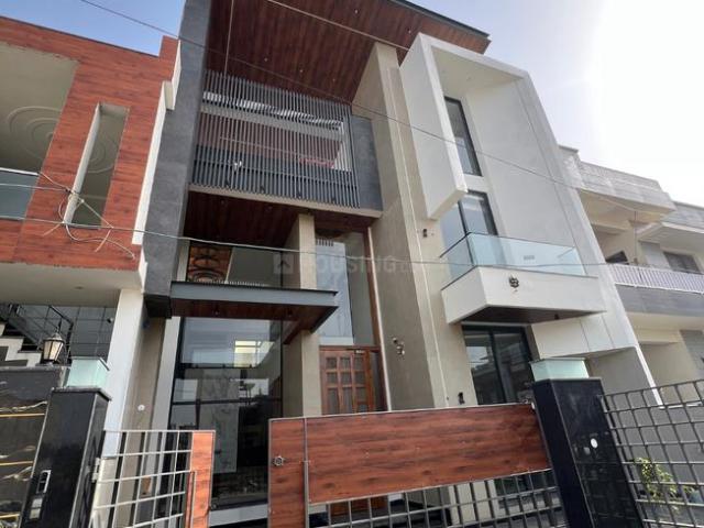 5 BHK Duplex in Sector 123 for resale Mohali. The reference number is 20309503