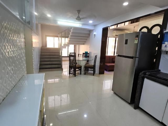 5 BHK Duplex in Vesu for rent Surat. The reference number is 18786815