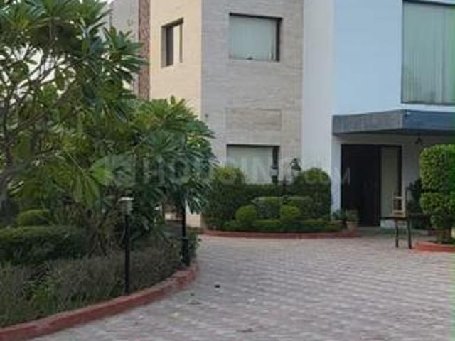 5 BHK Farm House in Chhattarpur for rent New Delhi. The reference number is 20487401