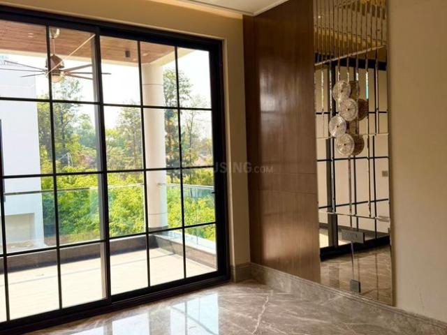 5 BHK Farm House in DLF Farms for resale New Delhi. The reference number is 18398300