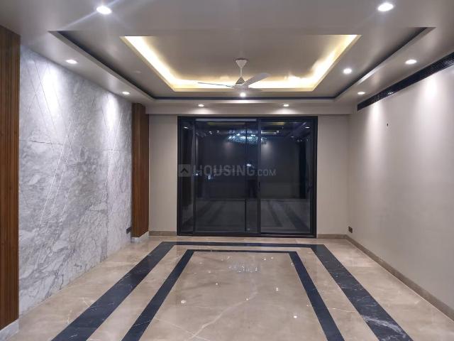 5 BHK Independent Builder Floor in Model Town for resale New Delhi. The reference number is 19502459
