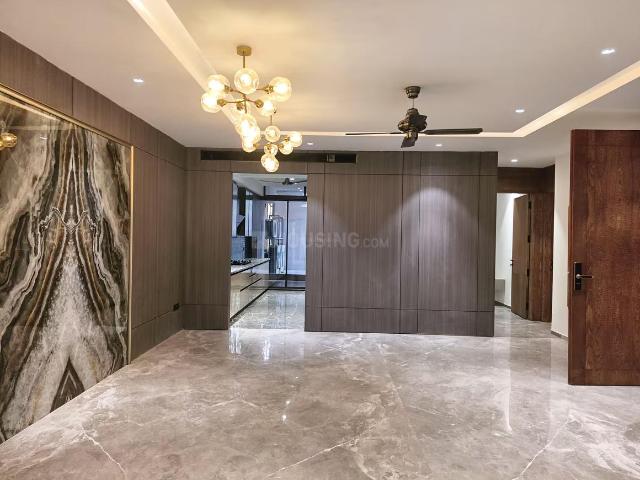 5 BHK Independent Builder Floor in Model Town for resale New Delhi. The reference number is 19502347