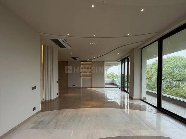 5 BHK Independent Builder Floor in Model Town for resale New Delhi. The reference number is 20698595