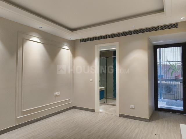 5 BHK Independent Builder Floor in Model Town for resale New Delhi. The reference number is 20030414