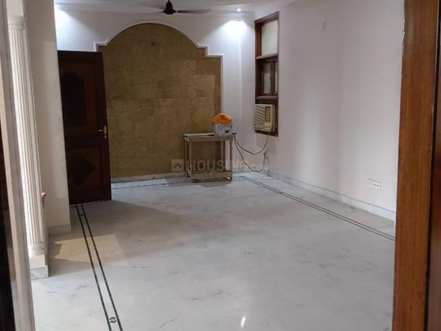 5 BHK Independent Builder Floor in Naraina for resale New Delhi. The reference number is 18707004