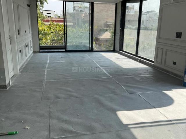 5 BHK Independent Builder Floor in New Friends Colony for resale South East Delhi. The reference number is 16897946