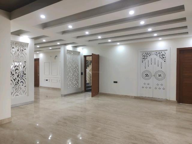 5 BHK Independent Builder Floor in Green Field Colony for resale Faridabad. The reference number is 20062672