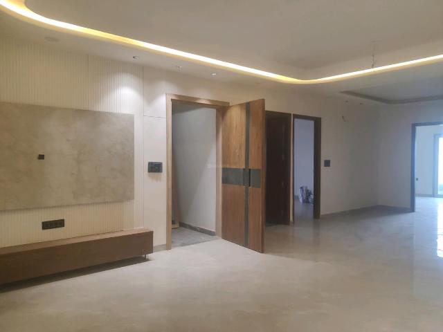 4 BHK Independent Builder Floor in Green Field Colony for resale Faridabad. The reference number is 20062794