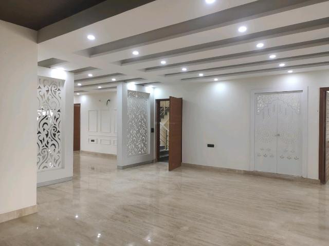 5 BHK Independent Builder Floor in Green Field Colony for resale Faridabad. The reference number is 20605801
