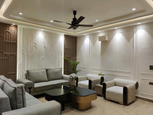 5 BHK Independent Builder Floor in Indirapuram for resale Ghaziabad. The reference number is 19755099