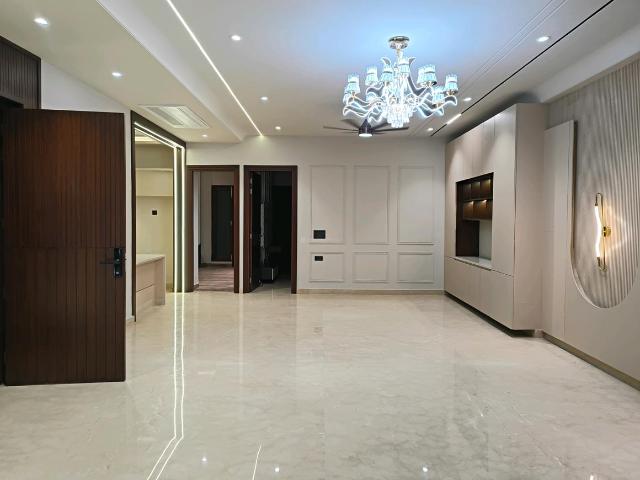 4 BHK Independent Builder Floor in Indirapuram for resale Ghaziabad. The reference number is 20653875