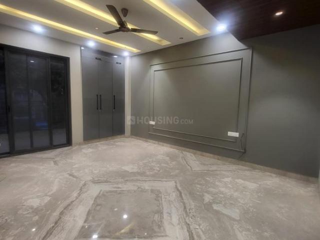 5 BHK Independent Builder Floor in Punjabi Bagh for resale New Delhi. The reference number is 18747029