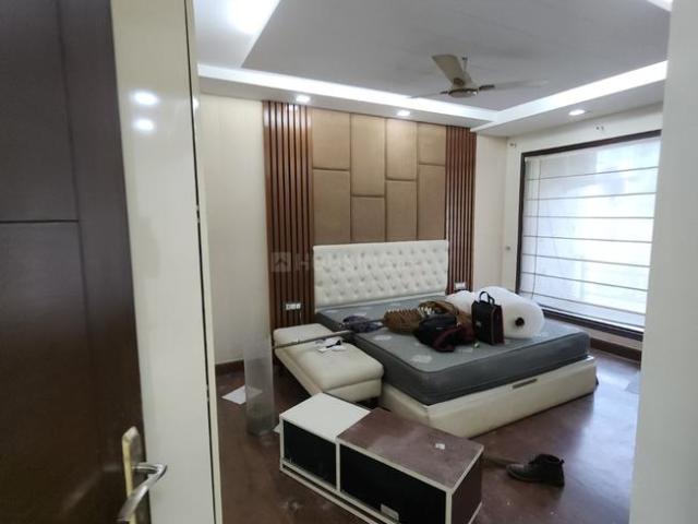 3 BHK Independent Builder Floor in Paschim Vihar for resale New Delhi. The reference number is 19410197
