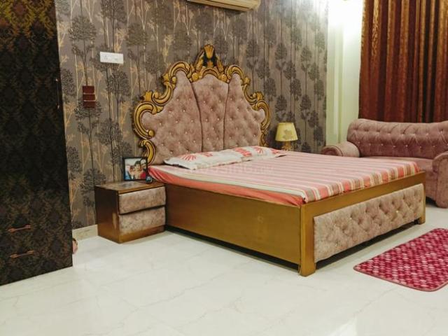 5 BHK Independent Builder Floor in Palam Vihar for resale Gurgaon. The reference number is 20022760