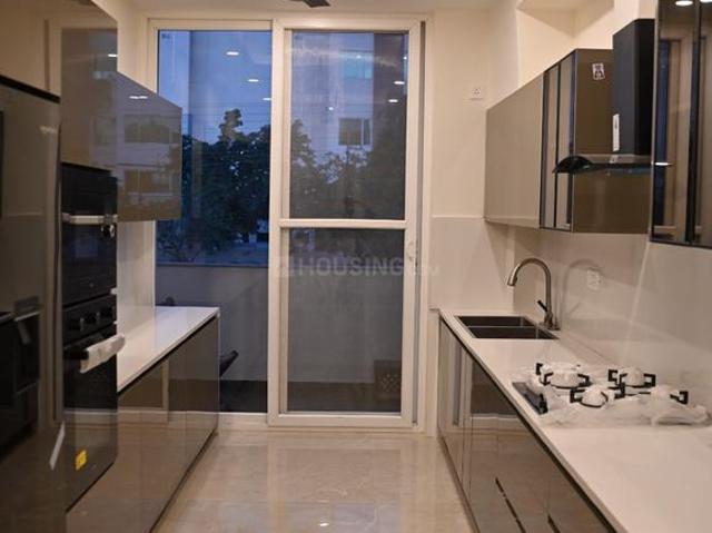 5 BHK Independent Builder Floor in Sector 43 for resale Gurgaon. The reference number is 16305584