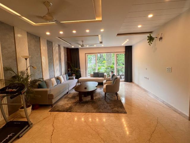 5 BHK Independent Builder Floor in Sector 47 for resale Gurgaon. The reference number is 19880303